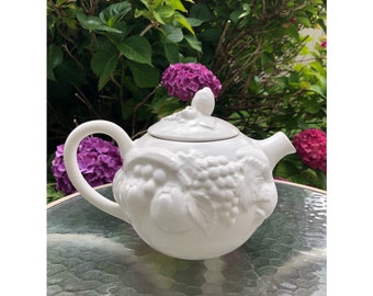 Gorgeous Large Vintage Grapevine/Fruit Detailed Cream Colored Lidded Ceramic Teapot 9" X 8"