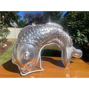 Vintage Tin Fish Shaped Hanging Mold Kitchen Wall Decor Vintage Cooking Utensil Large Kitchen Sturdy Hanger Mold Made In Hong Kong