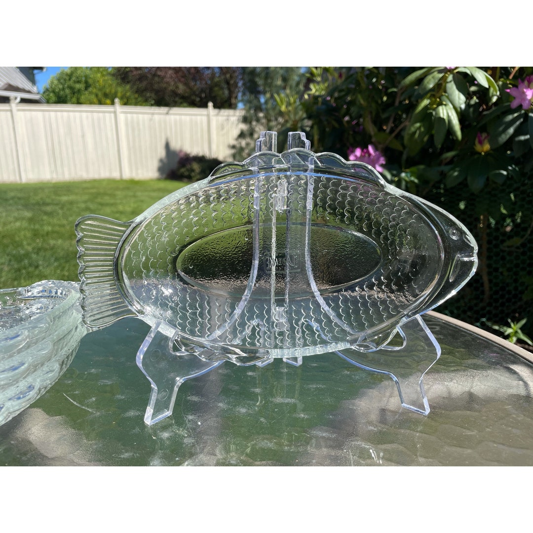 Vintage Mckee Glasbake Clear Fish Seafood Glass Embossed Fish Serving