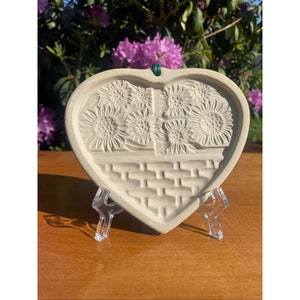 Vintage 1994 &quot;Sunflower Basket&quot; Clay Cookie Mold By The Pampered Chef LTD USA