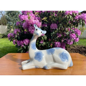 Vintage Victoria Staffordshire, Blue White Porcelain Sponge-ware Sitting Deer Figural Statue Bottom Stamped Made In England