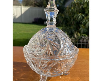 Vintage Fenton Art Glass Basket: Emerald Green, Lambs Tongue