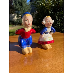 Vintage Pair of Dutch Netherlands Holland Hand Painted Decorated Girl & Boy Ceramic Figurines Made In Japan