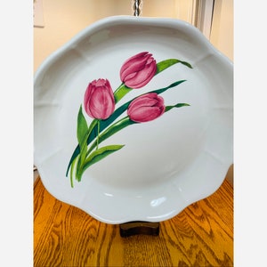 Vintage Ceramiche Cos-Met Round Scalloped Edge Pink Tulips Large White Deep Platter Made In Italy