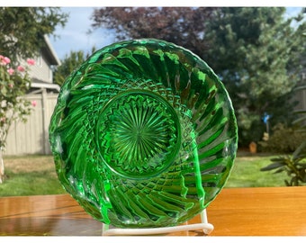 Vintage Forest Green Glass Crimped Edge Swirl Pattern 6 1/2" Mint Candy Nut Accent Bowl by Anchor Hocking USA