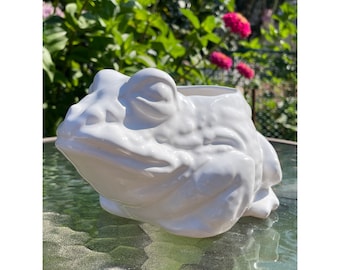 White Ceramic Frog Planter/Vintage Frog Indoor Planter/Home Decor Planter/Kitchen Window Planter Made IN USA