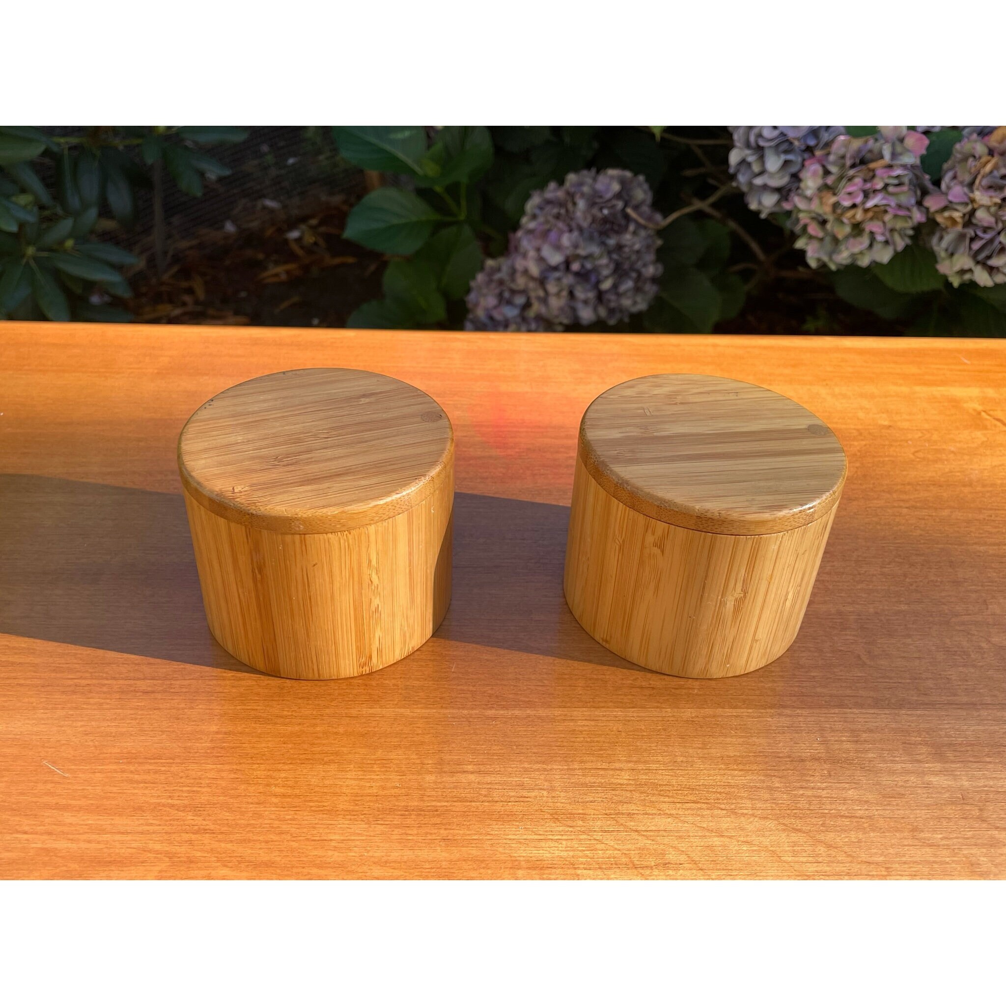 Large Bamboo Salt and Pepper Bowls by HTB, Divided Salt cellar with Swivel Lid and Spoon, Seasoning Containers with Magnetic Lid to Keep Dry, Mini Spo