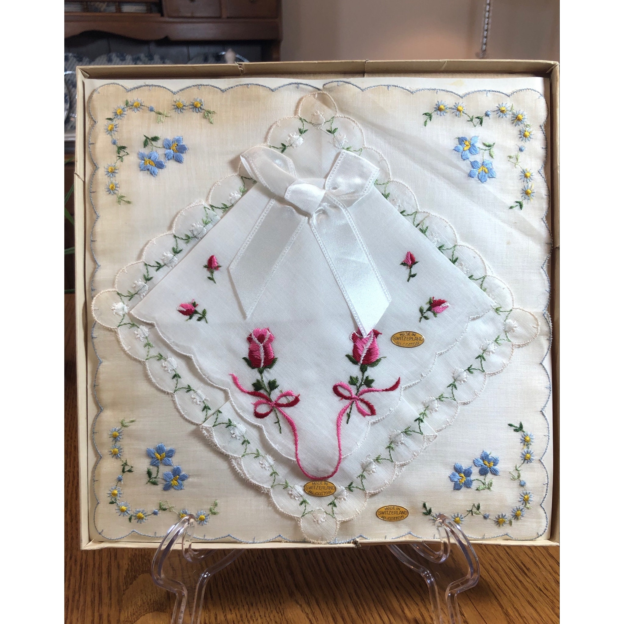 小物 1900s Hand Embroidery Handkerchief Vintage Swiss-made Embroidered Handkerchief, NOS, Floral