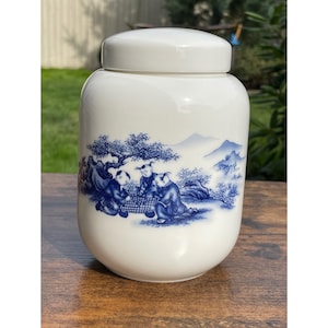 Vintage Blue & White Porcelain Asian Art Apothecary Dry Herbs Coffee Loose Tea Leaf Lidded Storage Container Jar