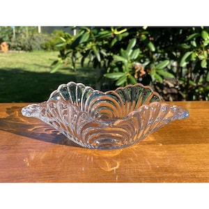 Cuenco elegante vintage de vidrio Cambridge con patrón Caprice, remolino acampanado y ondulado, plato para frutos secos