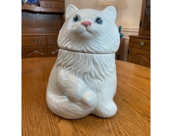 Mid Century 1960s Ceramic MDM White Cat Blue Eyes Lidded Cookie Jar by Metlox California USA