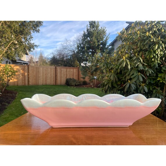Vintage 1950s Light Pink Scalloped Planter Vintage 1950s Light Pink Scalloped Planter