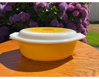 Vintage 1970s Pyrex 045  2 1/2 Quart Daisy Yellow & White Casserole Dish With Lid Ovenware Made In USA OVENWARE Replacement Collectable