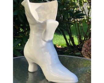 Vintage Victorian Large Cream High Gloss Ceramic Ladies Heeled Boot Outdoor & Gardening Planter/Home Accent/Art  9 1/2" Tall MINT CONDITION