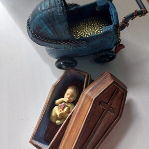Zestaw dla dziecka - wózek Go Cart Moveable - trumna - dekoracja gotycka - miniaturowa dekoracja nawiedzona - czarowniczy horror - galeria miniatur