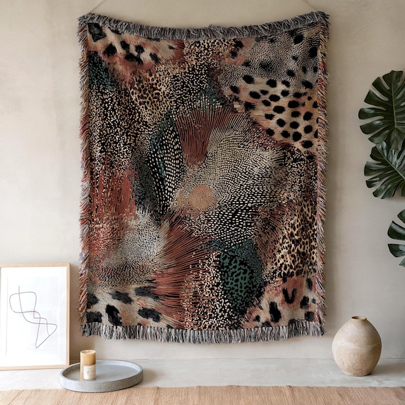 Statement Soft Jacquard Blanket – Abstract Animal Art Woven Throw for Cozy Modern Decor