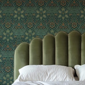 William Morris Wallpaper, Vintage Floral Peel & Stick Design for Historic Home Decor, Classic Botanical Wallcovering Living Room or Bedroom