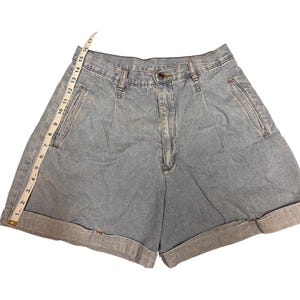 Vintage women’s Jean shorts, 80s shorts, high waist shorts, vintage women’s