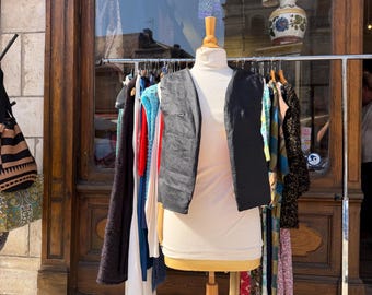 Ärmellose, wendbare Jacke