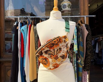 Handgefertigte Bauchtasche