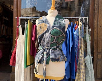 Ärmellose, wendbare Jacke