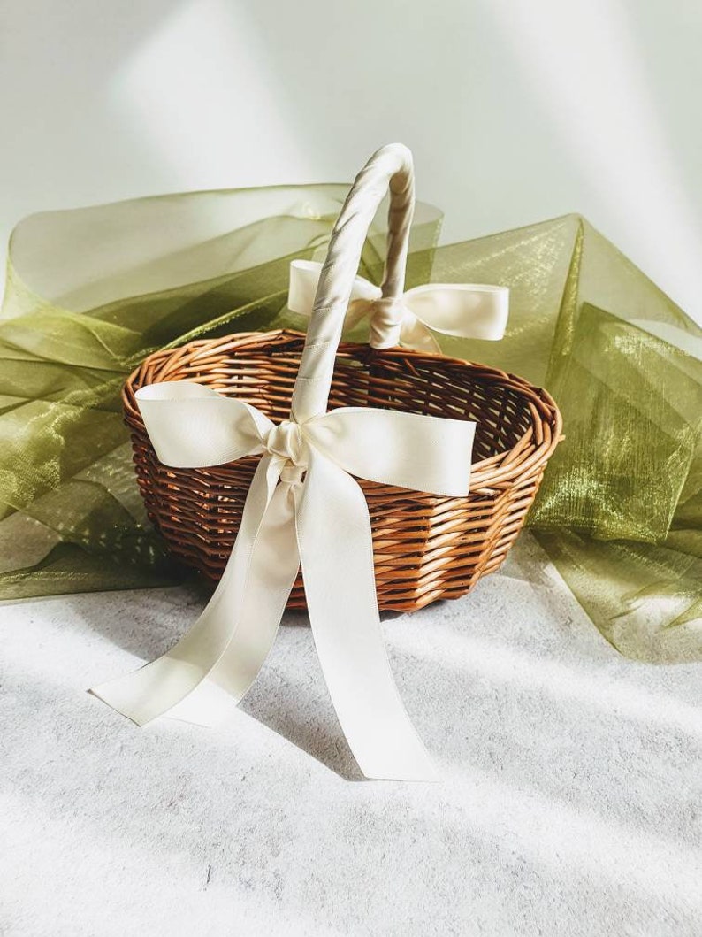 Flower Girl Basket With Ribbon. Mini Double Steamed Shopper. Children