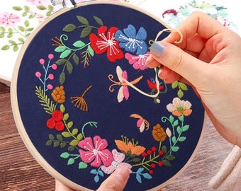 Modern Embroidery Kit,Wall decor,Hand Embroidery Kit, Flowers Embroidery Pattern As a Gifts