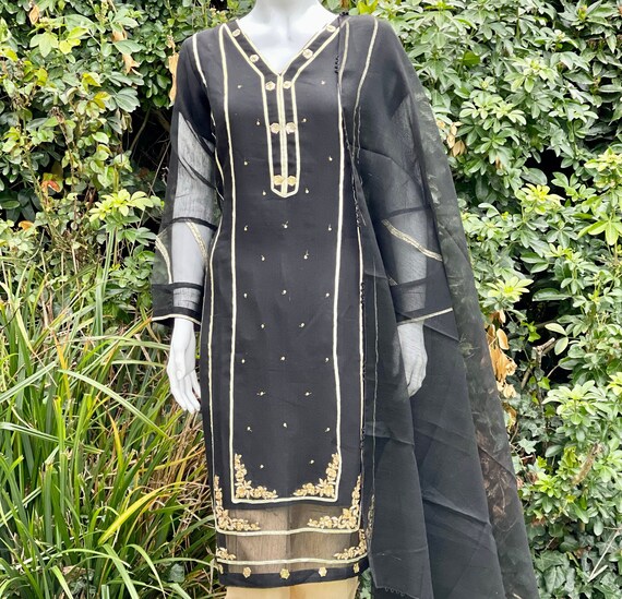 Agha Noor Black Khaddi Net Shirt & Dupatta