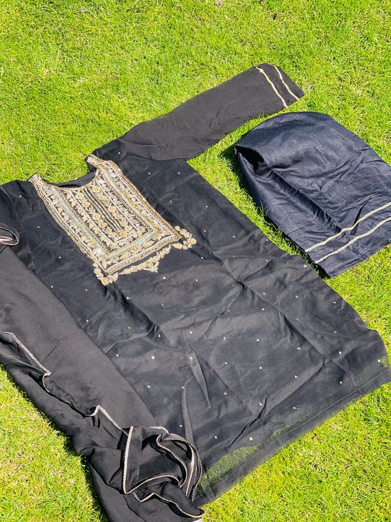 Agha Noor Black Chiffon Suit