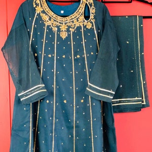 Agha Noor Dark Green Khaddi Net Shirt & Dupatta