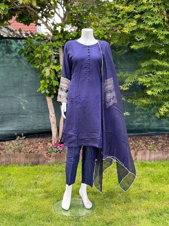 Agha Noor Blue Cotton Net Suit