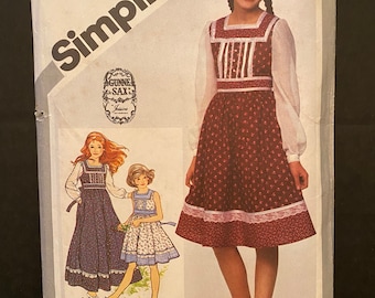 Simplicity 5119 carefully cut and complete size 7 Iconic Gunne Sax Pattern