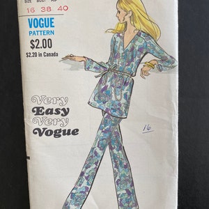Vogue 7772 Ungeschnitten und in neuwertigem Zustand. Größe 16 Sehr Einfach Sehr Vogue Vintage Muster.