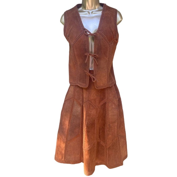 30" Waist, Size M//Vintage 70s Brown Suede and Cr… - image 1