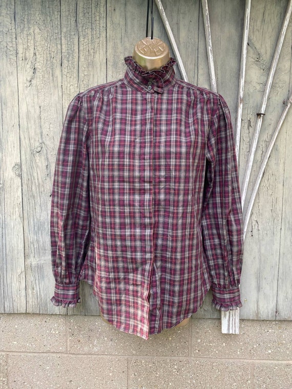 Size S M//Vintage 80s Ruffled Plaid Western Button
