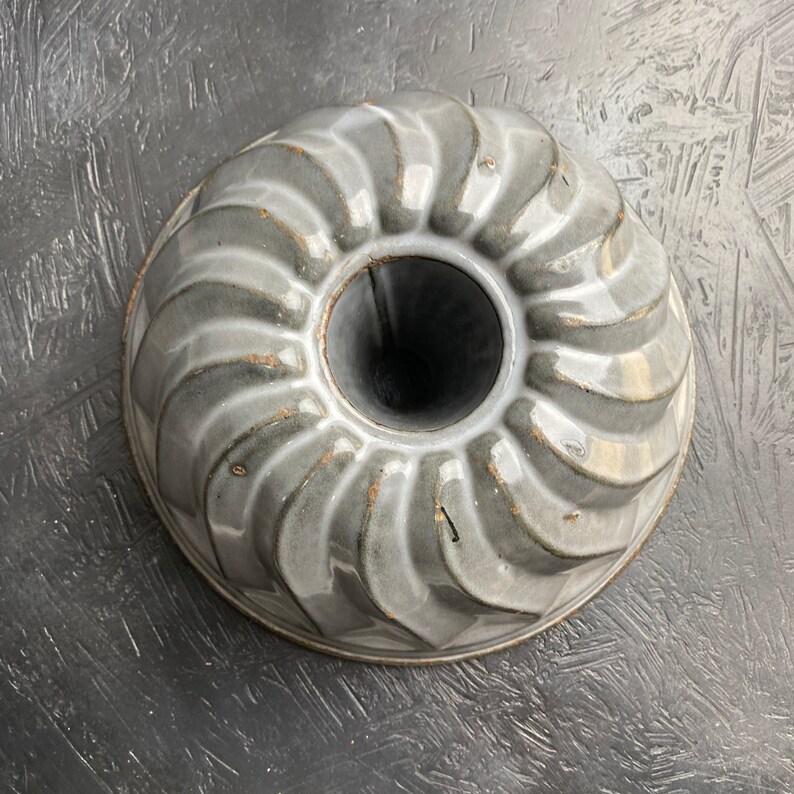 Vintage Enamel Swirl Design Bundt Pan / Jello Mold / Enamel / Etsy