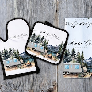 Sublimación Juego de cocina Diseños toalla horno guante y soporte para olla Descarga digital 3 Diseño Paquete Camping Aventura Espera Acuarela Lago PNG