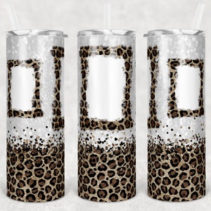 Puede incluir: Tres vasos de acero inoxidable con fondo blanco y diseño de estampado de leopardo. Cada vaso tiene un marco blanco con un espacio en blanco para la personalización.