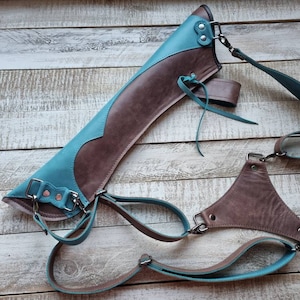 Leather BACK QUIVER with 3-Point straps