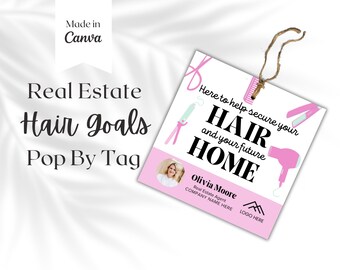 Könnte beinhalten: Rosa-weiße Visitenkarte für Immobilien mit dem Text "Here to help secure your HAIR and your future HOME". Die Karte zeigt eine Cartoon-Abbildung von Friseurwerkzeugen und einem Frauenkopf. Der Text "Olivia Moore, Immobilienmaklerin, COMPANY NAME HERE, LOGO HERE" befindet sich am unteren Rand der Karte.