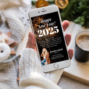 Cartão de Ano Novo Digital Imobiliário 2025, Feliz Ano Novo, Cartão de Natal Moderno, Ano da Cobra, Marketing de Corretores de Imóveis