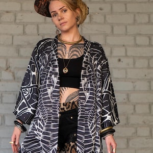 Biogenesis Kimono – Kolekcja Siyahi - Kimono, Artystyczny szlafrok kimono, Kimono unisex, Estetyczna odzież, ręcznie robione, limitowana edycja, Burning Man