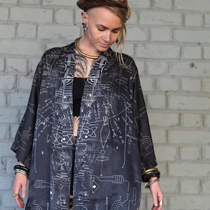 Quasar Kimono – Kolekcja Siyahi - Kimono, Artystyczny szlafrok kimono, Odzież typu statement, Kimono unisex, Odzież estetyczna, ręcznie robione, edycja limitowana