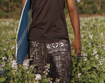 Quasar art print Psychedelic Board Shorts – męskie szorty na letni festiwal, UV Reactive, Trippy Design Festival Apparel, Rave Clothing,