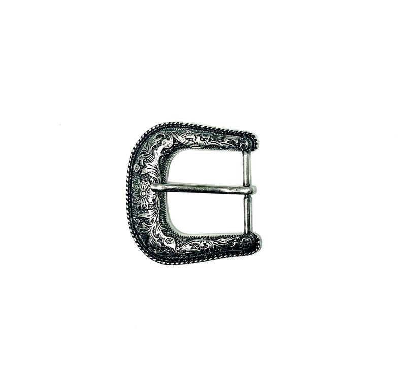 Western belt buckle Antique silver finish Floral engrave Fits belts up to 1 1/2" (38 mm) Heavy solid