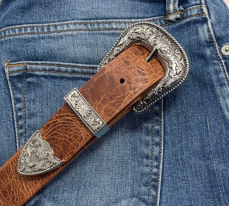 Western Leather Belt 1 1/2" | Tapered Ranger Belt | Cowboy Rodeo Mens leather belt | Genuine Leather Belt for men and women Custom leather belt
High Quality belt
cowboy belt
Water Buffalo Belt
Premium Leather Belt
Genuine Leather Belt