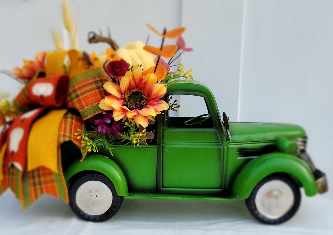Fall Truck Centerpiece, Fall Truck, Fall Decor, Autumn Arrangement