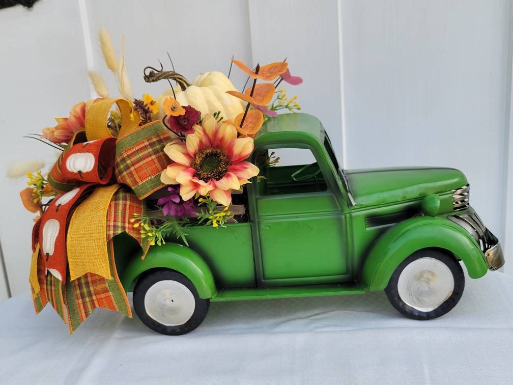 Fall Truck Centerpiece, Fall Truck, Fall Decor, Autumn Arrangement