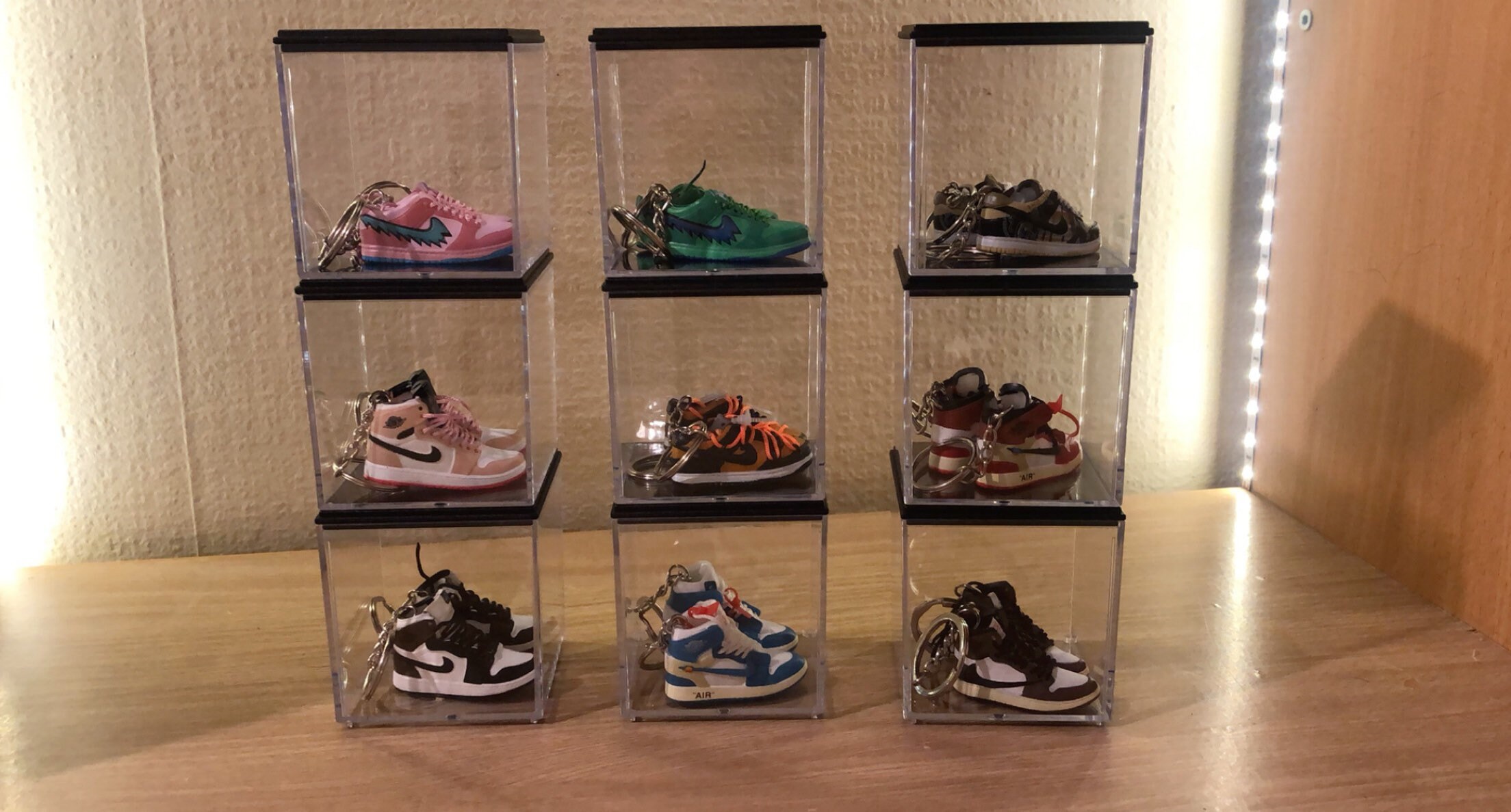 3D Mini Sneaker Display Cube Keychain Gift Set Shoe Lover