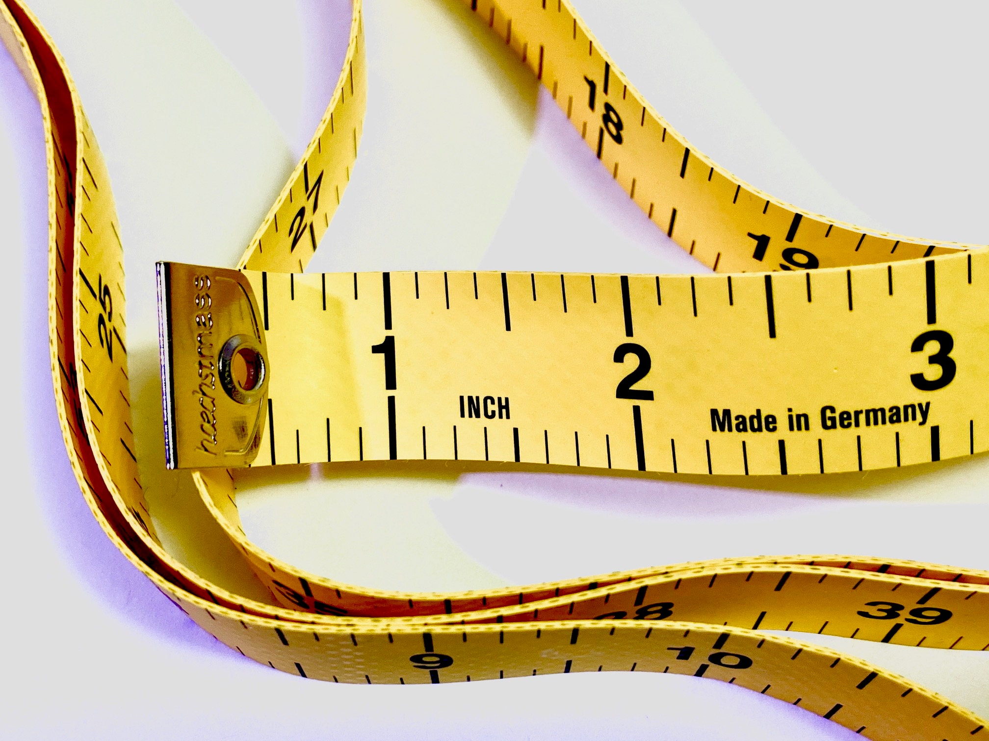 7.5m Tape Measure Hard Metric Measuring Tape Retractable Impact